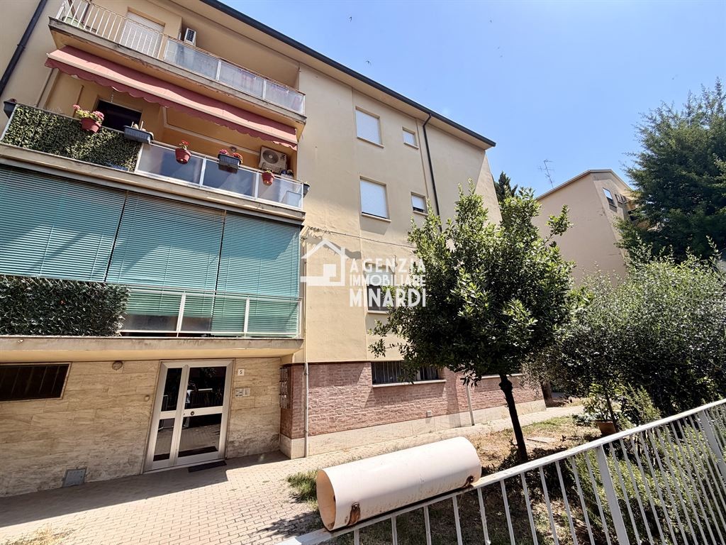FAENZA – ZONA PARCO BUCCI | APPARTAMENTO COMPLETAMENTE RISTRUTTURATO CON GARAGE E TERRAZZO