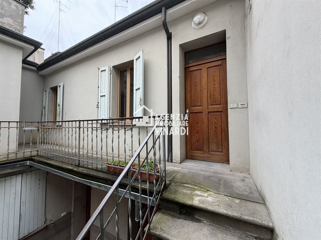 Appartamento al primo piano con affaccio su corte interna condominiale – Faenza
