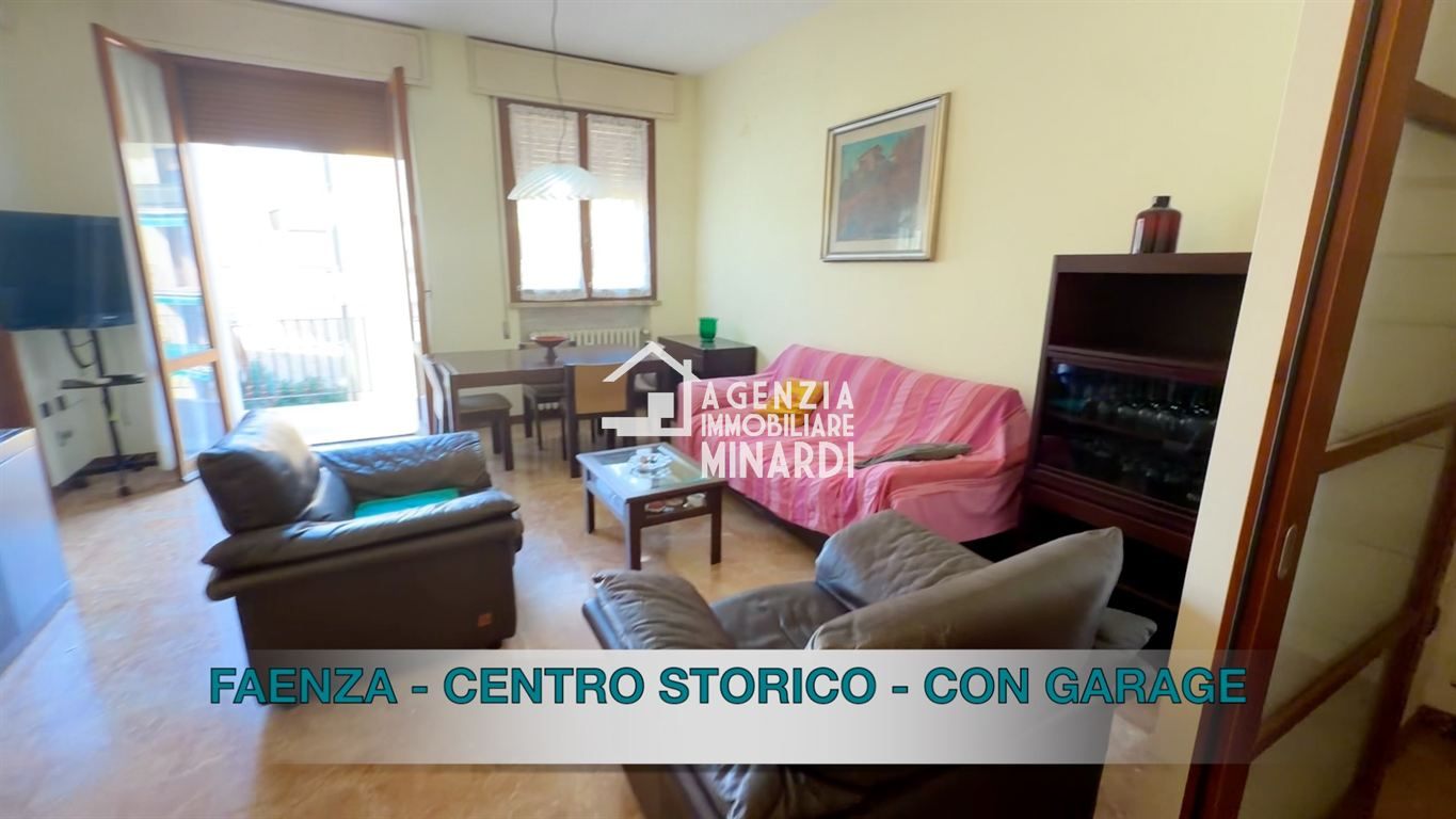 FAENZA – CENTRO STORICO | AMPIO APPARTAMENTO CON 3 CAMERE, ASCENSORE, BALCONE E GARAGE